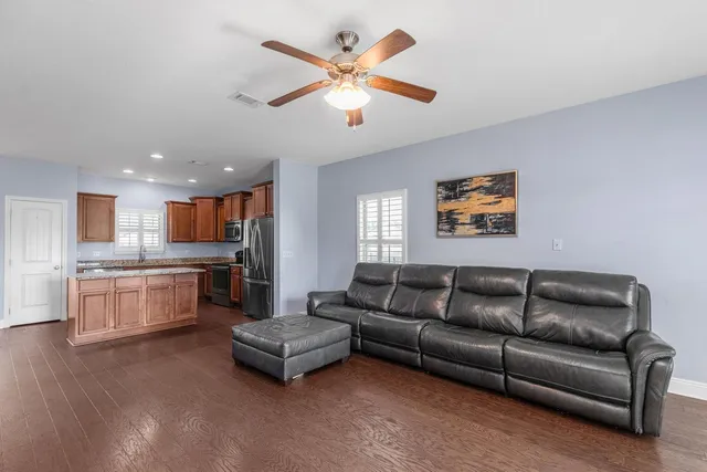 $2,950 | 142 Pin Oak Loop, Santa Rosa Beach, FL 32459