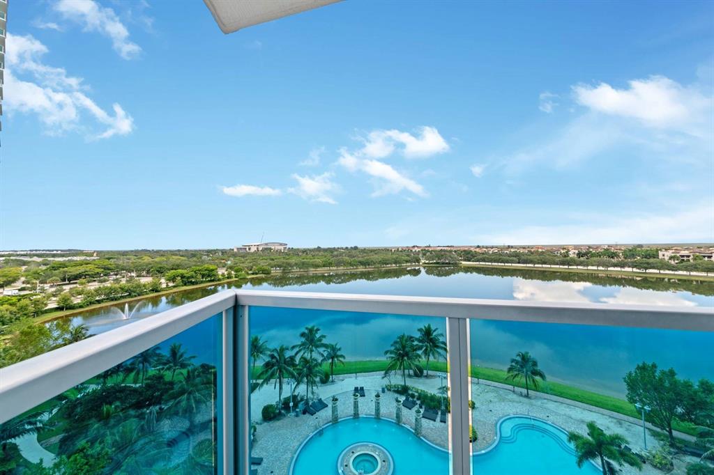 2641 North Flamingo Road Fort Lauderdale, FL 33323 - Photo 16 of 26 a view of a city and lake