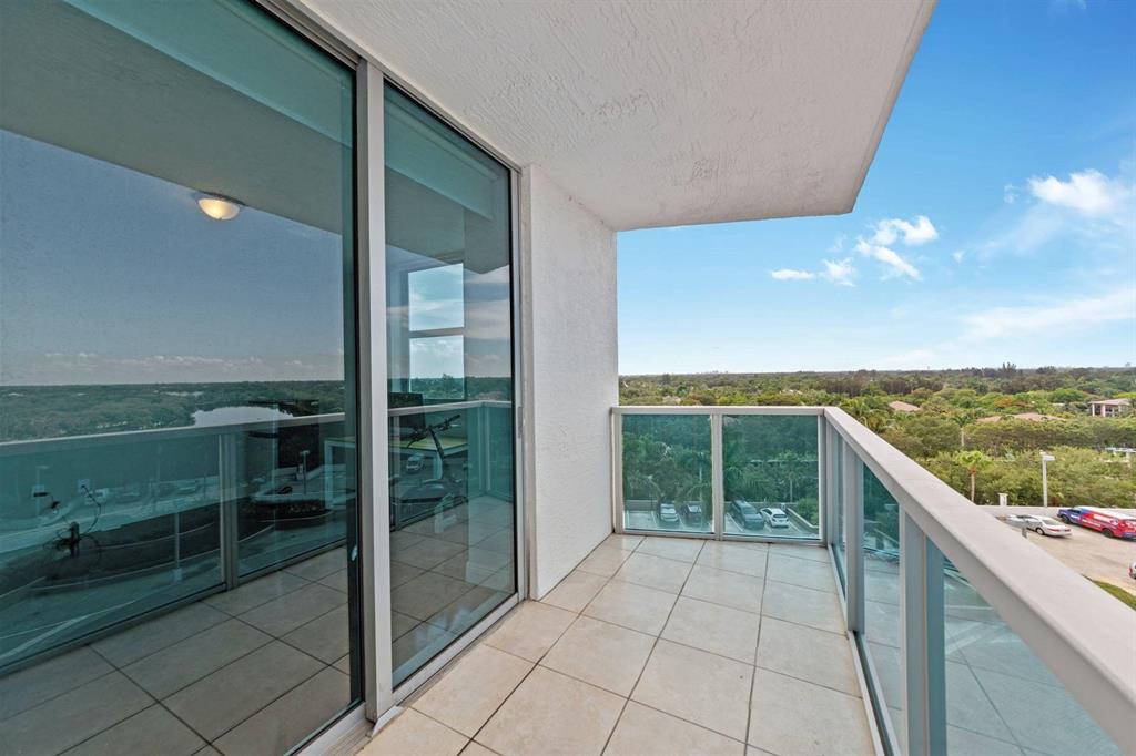 2641 North Flamingo Road Fort Lauderdale, FL 33323 - Photo 5 of 26 a view of a balcony