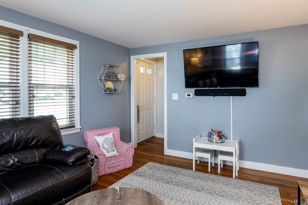 154 Ellsworth Avenue Springfield, MA 01118 - Photo 11 of 29 Gallery Image 11