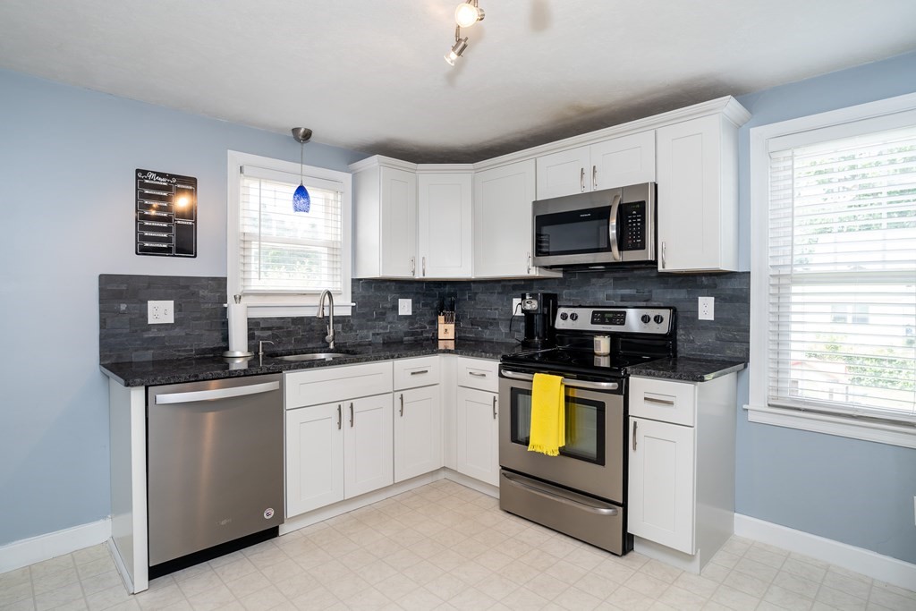 154 Ellsworth Avenue Springfield, MA 01118 - Photo 21 of 29 Gallery Image 21