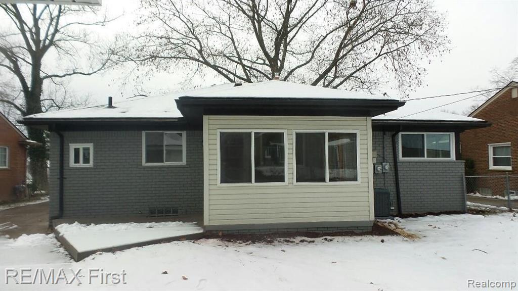 18418 Beverly Road Beverly Hills, MI 48025 - Photo 6 of 19