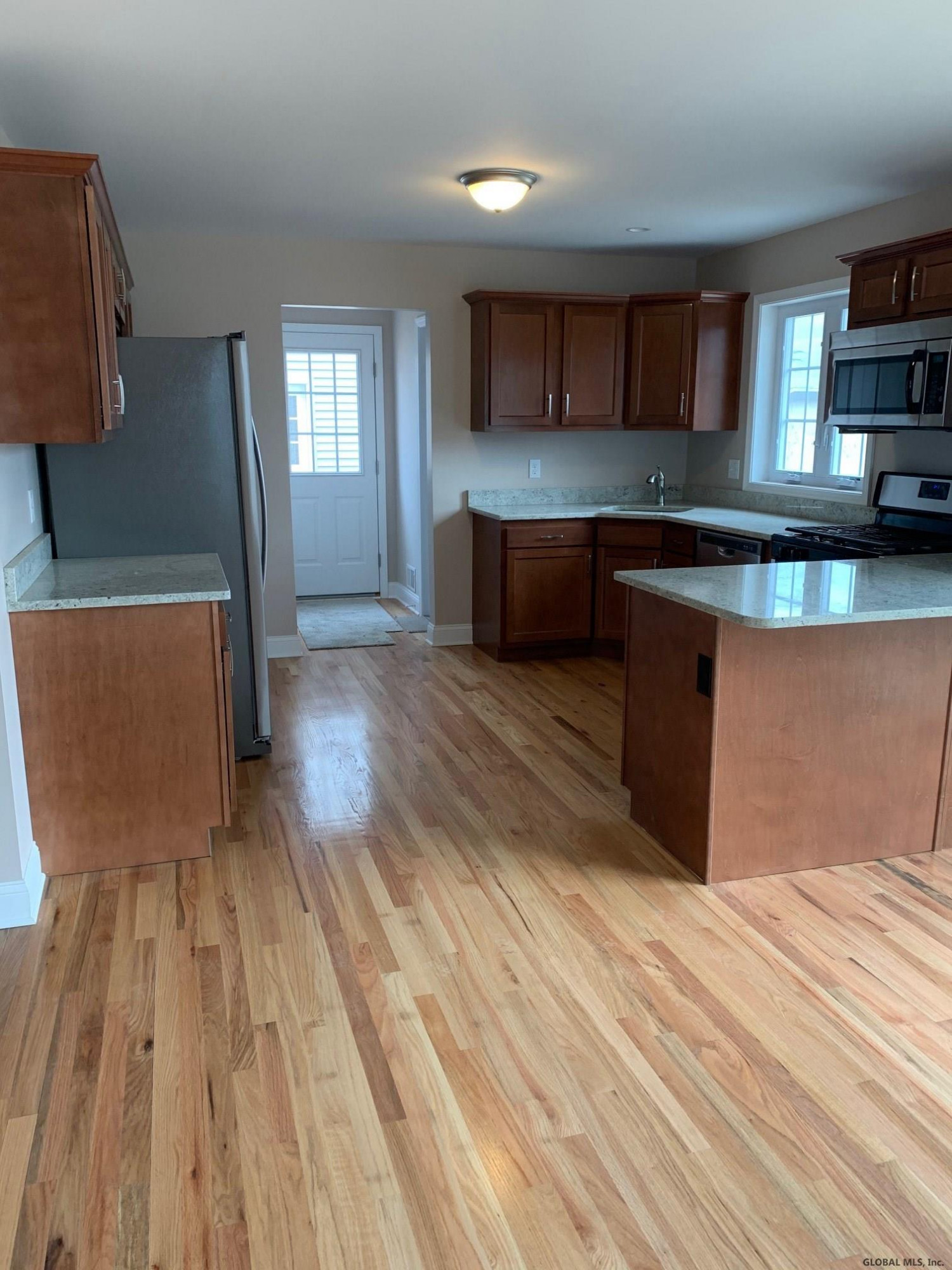 20 Canton Street Schenectady, NY 12304 - Photo 6 of 23 Photo 6