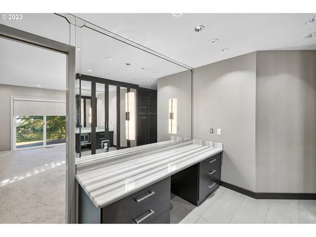 $1,099,000 | 19770 Wildwood Drive, West Linn, OR 97068