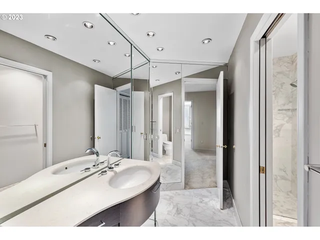 $1,099,000 | 19770 Wildwood Drive, West Linn, OR 97068