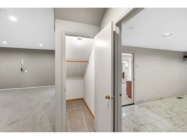 $1,099,000 | 19770 Wildwood Drive, West Linn, OR 97068