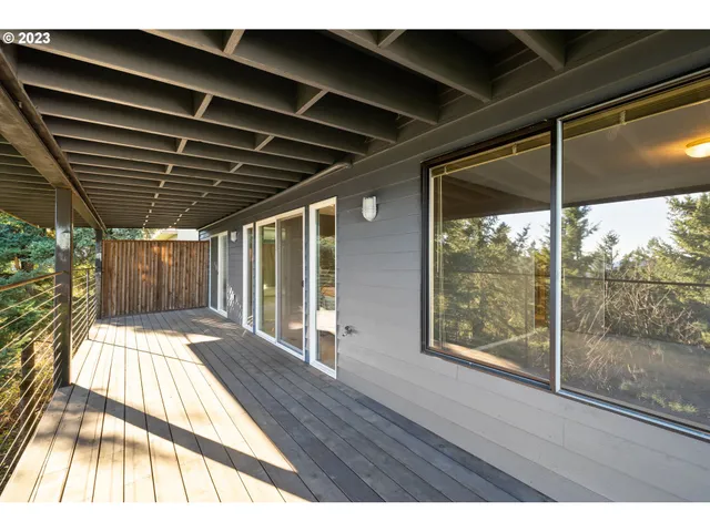 $1,099,000 | 19770 Wildwood Drive, West Linn, OR 97068