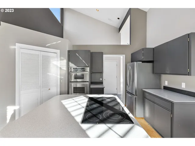 $1,099,000 | 19770 Wildwood Drive, West Linn, OR 97068