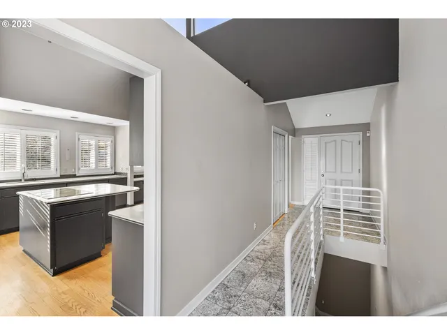 $1,099,000 | 19770 Wildwood Drive, West Linn, OR 97068