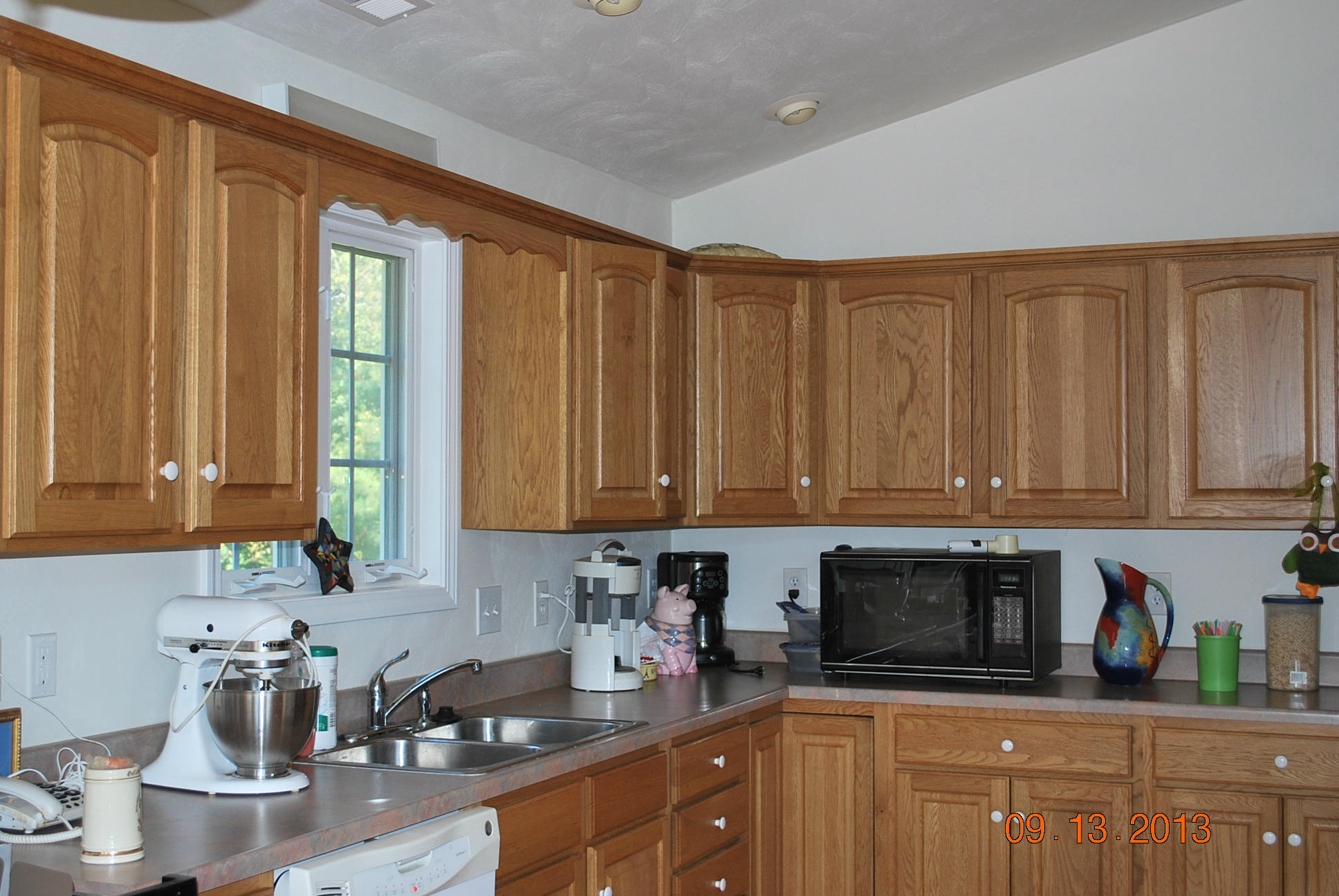 2777 Highland Road Roanoke, VA 24014 - Photo 12 of 56 a kitchen with stainless steel appliances granite countertop a sink a stove and cabinets