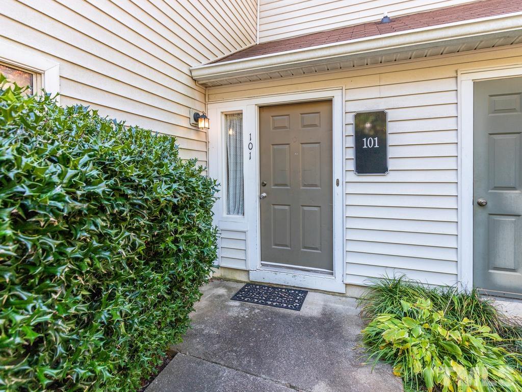 6001 Winterpointe Lane, Unit 101 Raleigh, NC 27606 - Photo 2 of 19 Gallery Image 2