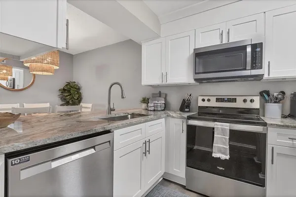 $1,800 | 3239 South Beneva Road, Unit 101, Sarasota, FL 34232