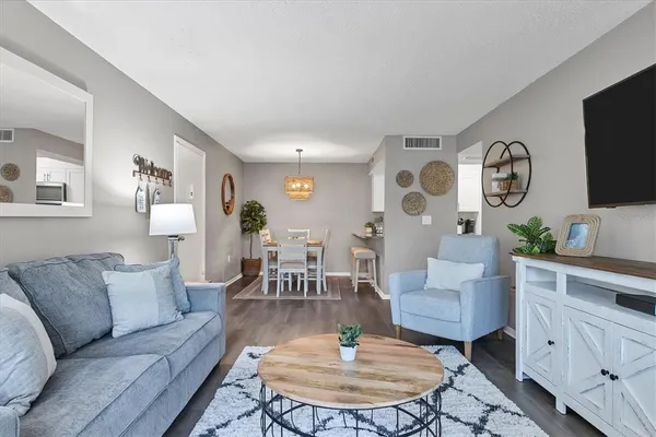 $1,800 | 3239 South Beneva Road, Unit 101, Sarasota, FL 34232