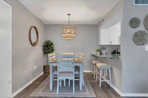 $1,800 | 3239 South Beneva Road, Unit 101, Sarasota, FL 34232