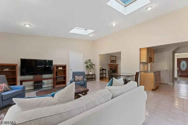 $825,000 | 2 Beverly Drive, Hillsborough, NJ 08844