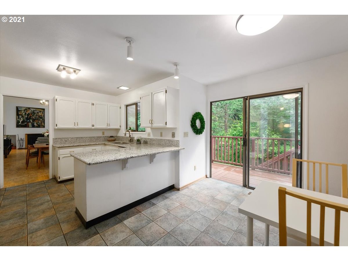 1401 Southwest Highland Road Portland, OR 97221 - Photo 14 of 32 Gallery Image 14