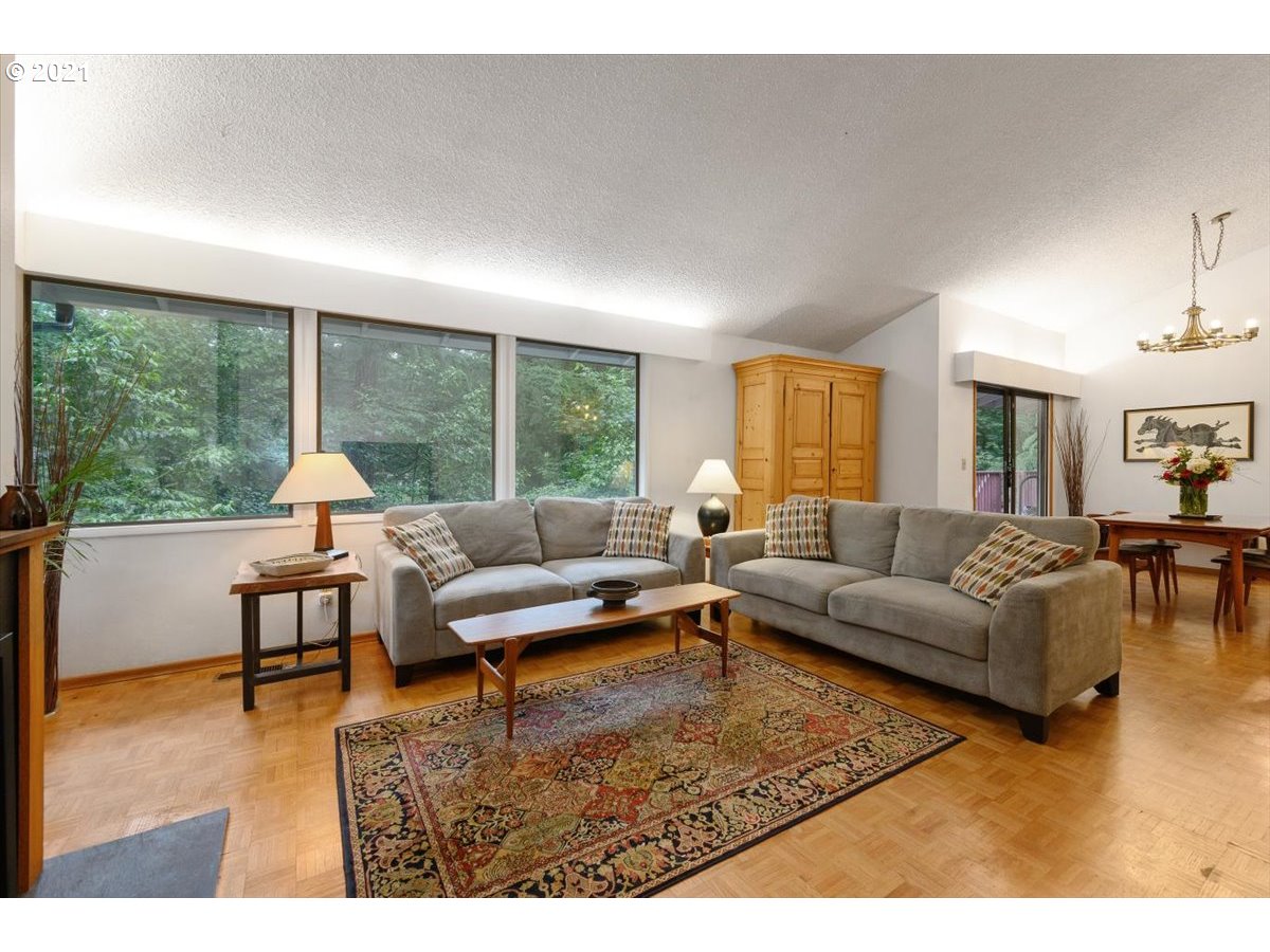 1401 Southwest Highland Road Portland, OR 97221 - Photo 8 of 32 Gallery Image 8