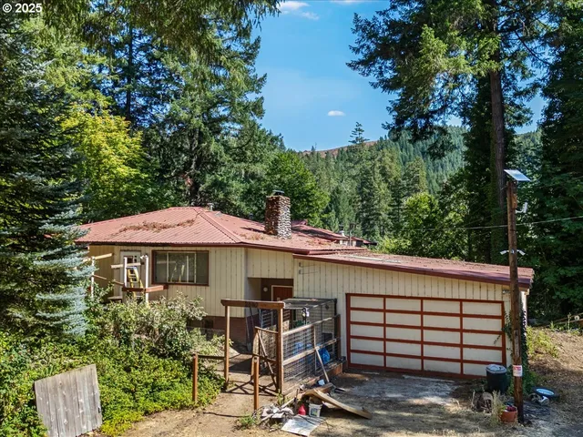 $725,000 | 2680 South Umpqua Road, Tiller, OR 97484