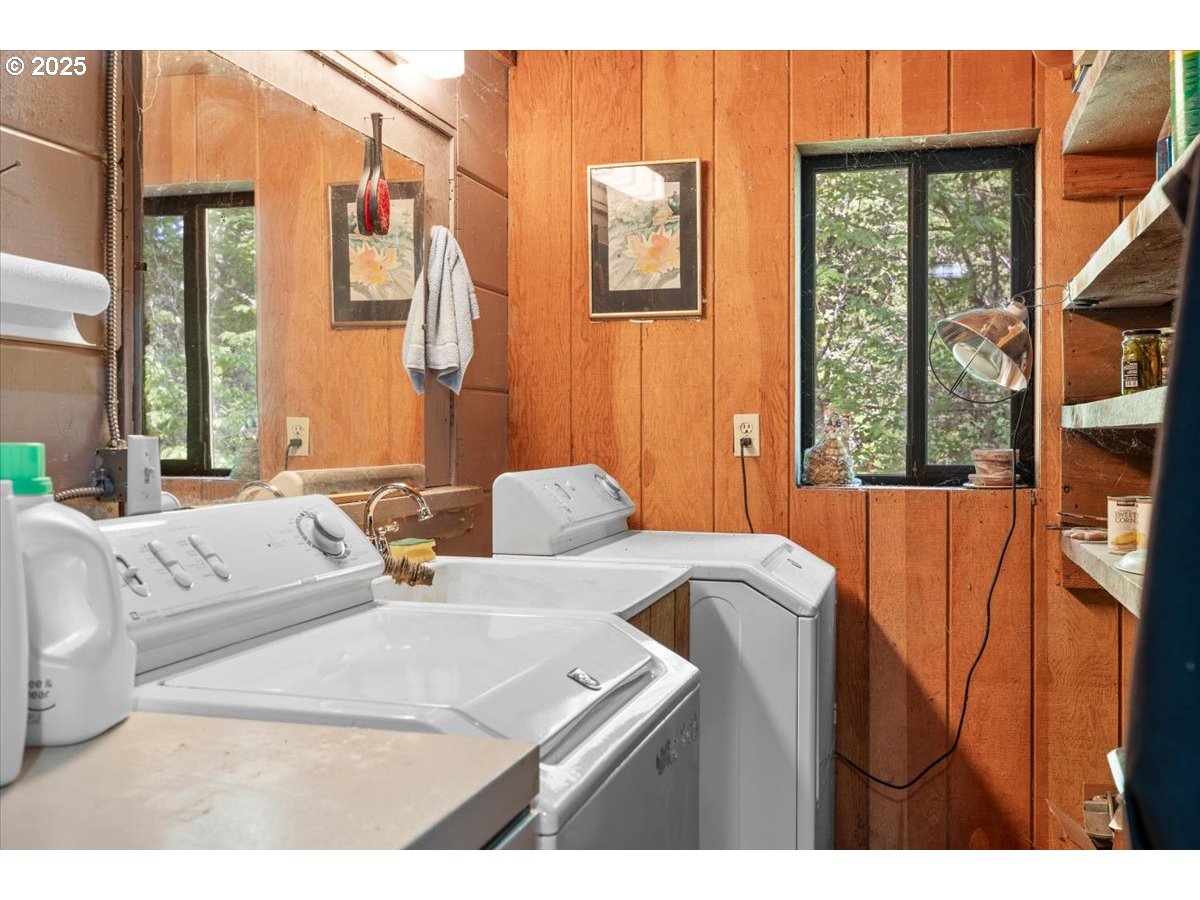 2680 South Umpqua Road Tiller, OR 97484 - Photo 24 of 36