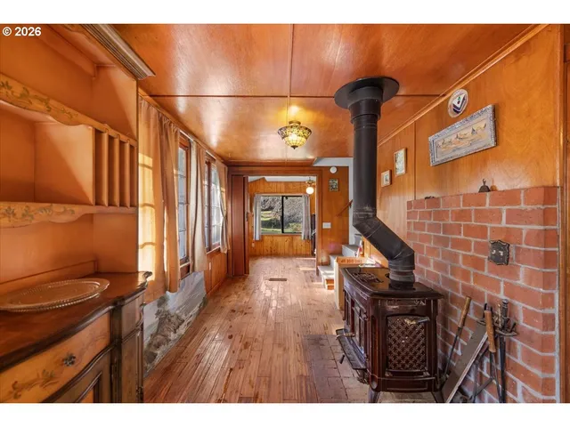 $725,000 | 2680 South Umpqua Road, Tiller, OR 97484