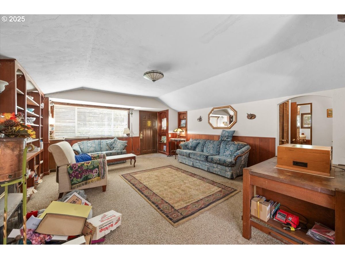 2680 South Umpqua Road Tiller, OR 97484 - Photo 5 of 36