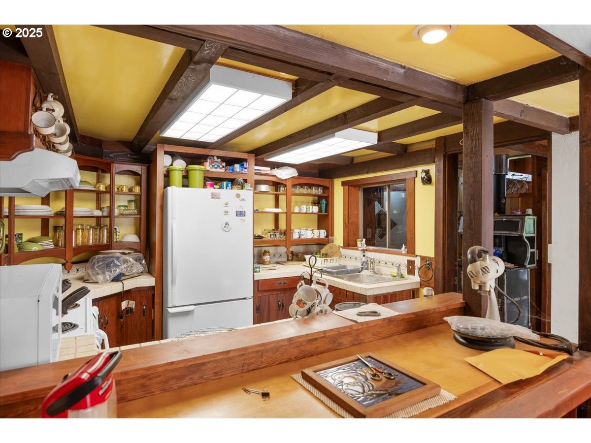 2680 South Umpqua Road Tiller, OR 97484 - Photo 6 of 36