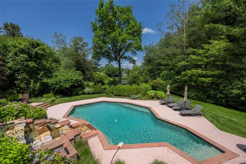 $2,295,000 | 17 Purchase Hills Drive, Purchase, NY 10577