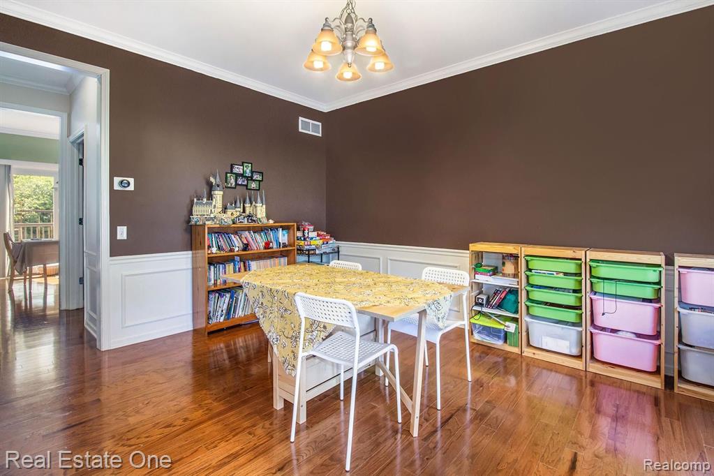 20877 Gill Road Farmington Hills, MI 48335 - Photo 20 of 32