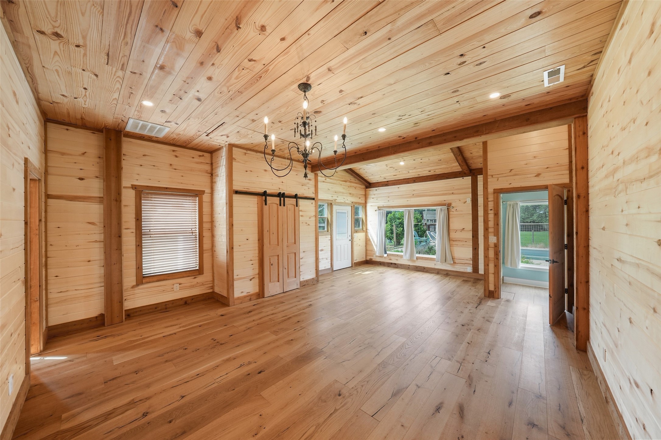 26534 Mitchell Road Hempstead, TX 77445 - Photo 14 of 45 a view of a livingroom with wooden floor