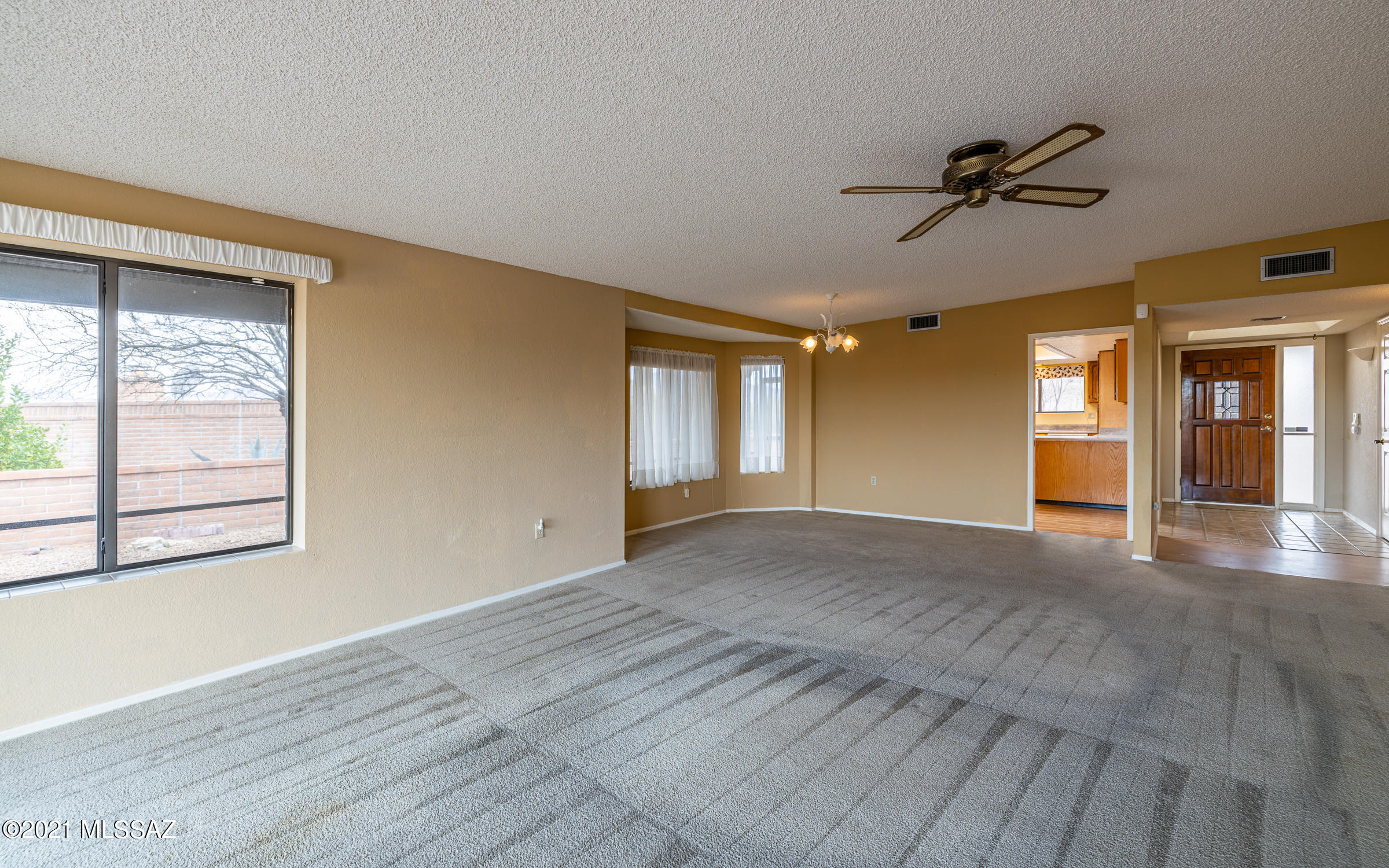 1750 West Camino Urbano Green Valley, AZ 85622 - Photo 8 of 34