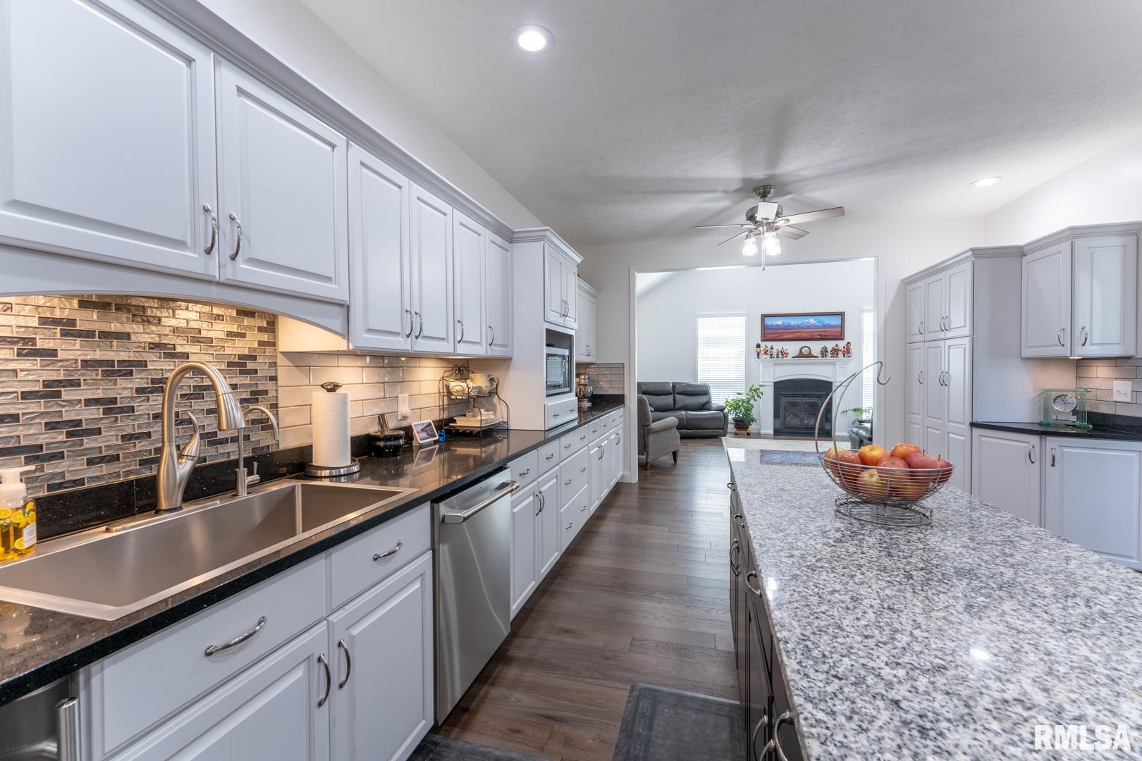 1701 Oakshire Road Marion, IL 62959 - Photo 16 of 88