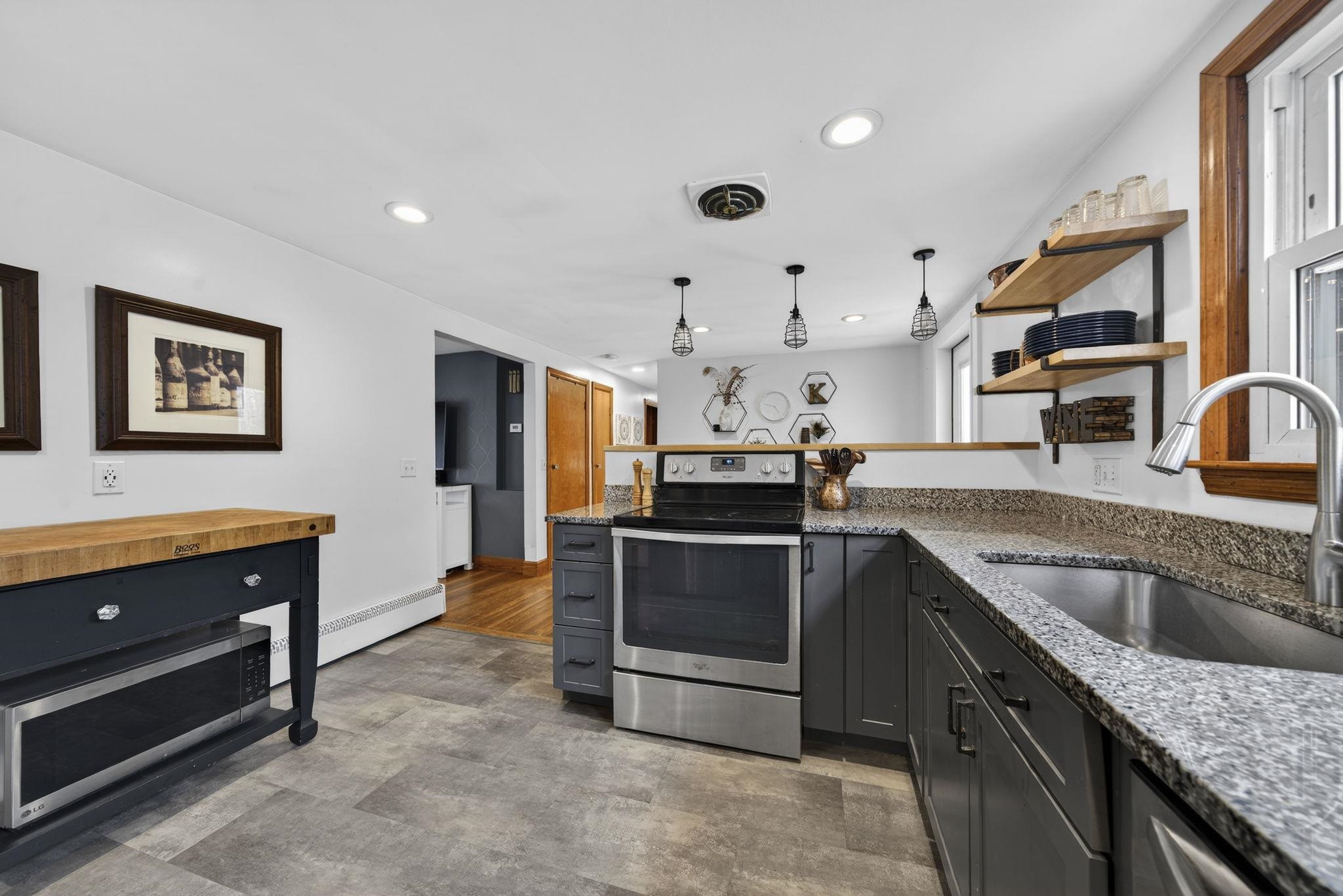 686 Old Candia Road Candia, NH 03034 - Photo 5 of 49