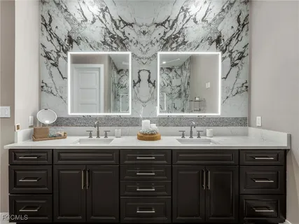 $3,000,000 | 4412 Pinetree Boulevard, St. James City, FL 33956