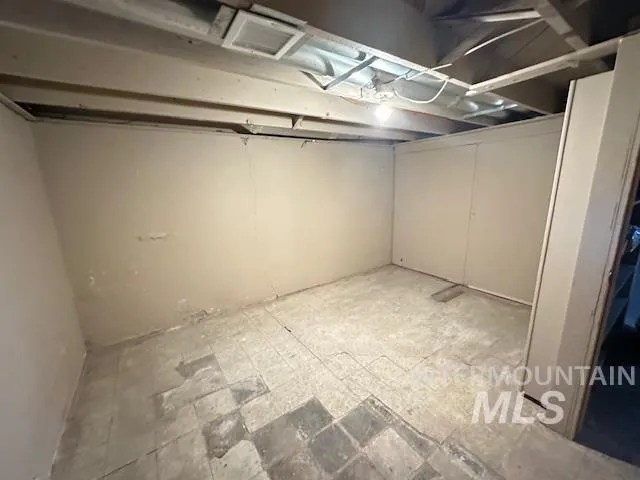 $379,000 | 306 West Hazel Avenue, Genesee, ID 83832