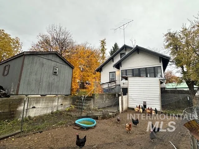 $379,000 | 306 West Hazel Avenue, Genesee, ID 83832