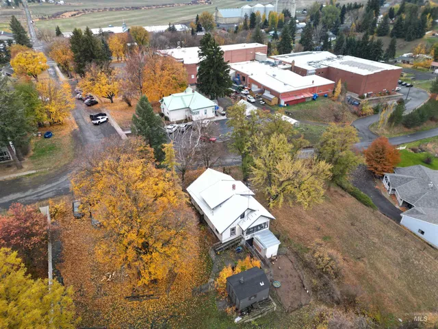 $379,000 | 306 West Hazel Avenue, Genesee, ID 83832