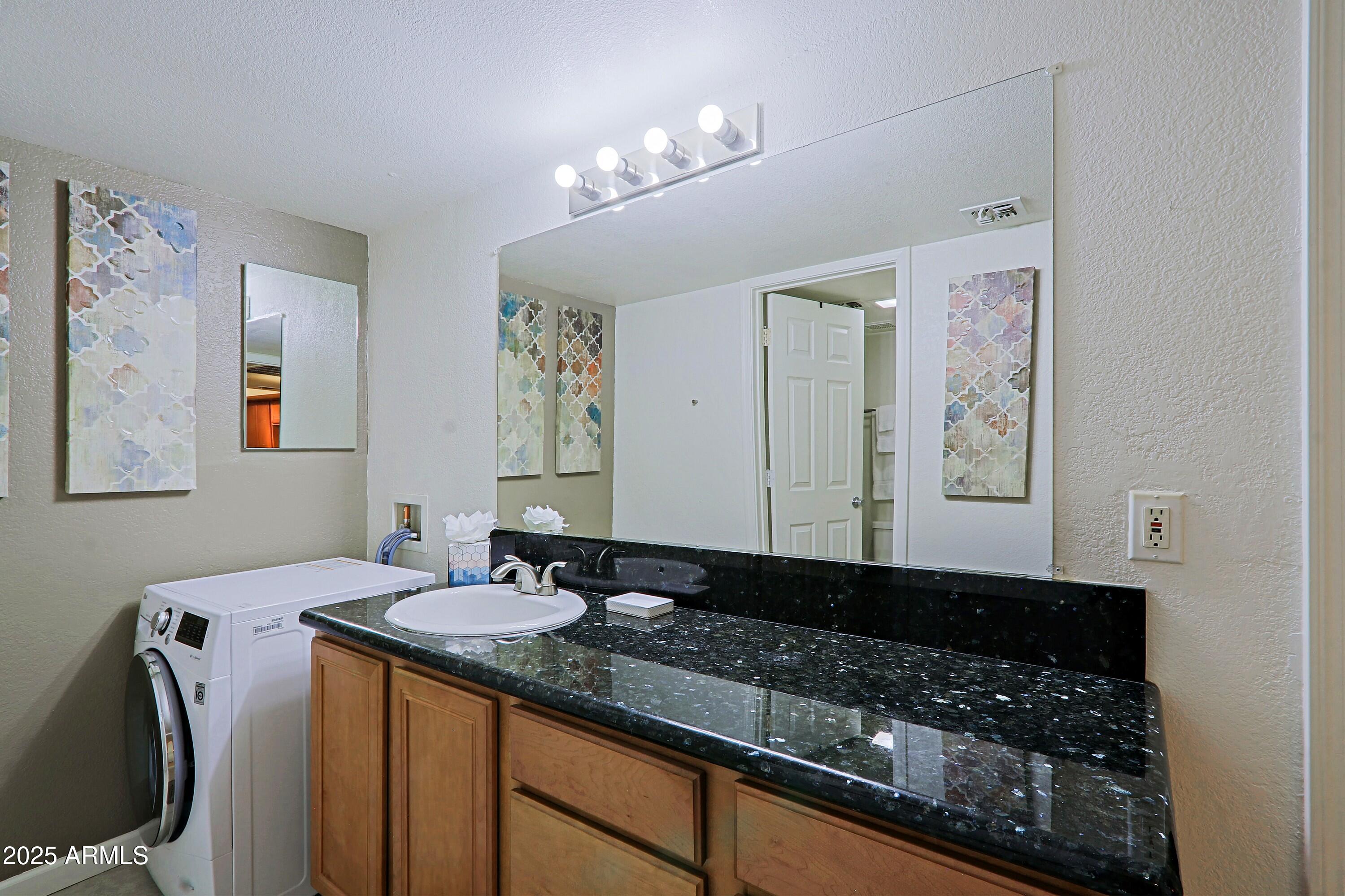 740 West Elm Street, Unit 116 Phoenix, AZ 85013 - Photo 11 of 36 Bath 2