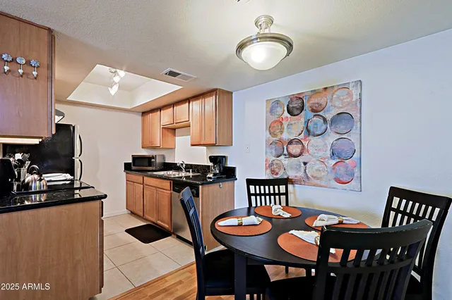 $3,600 | 740 West Elm Street, Unit 116, Phoenix, AZ 85013