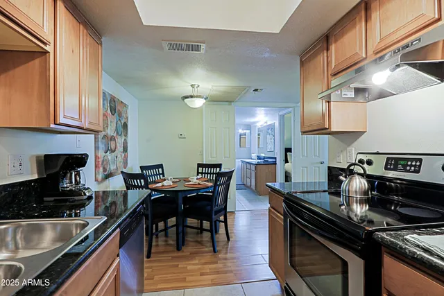 $3,600 | 740 West Elm Street, Unit 116, Phoenix, AZ 85013