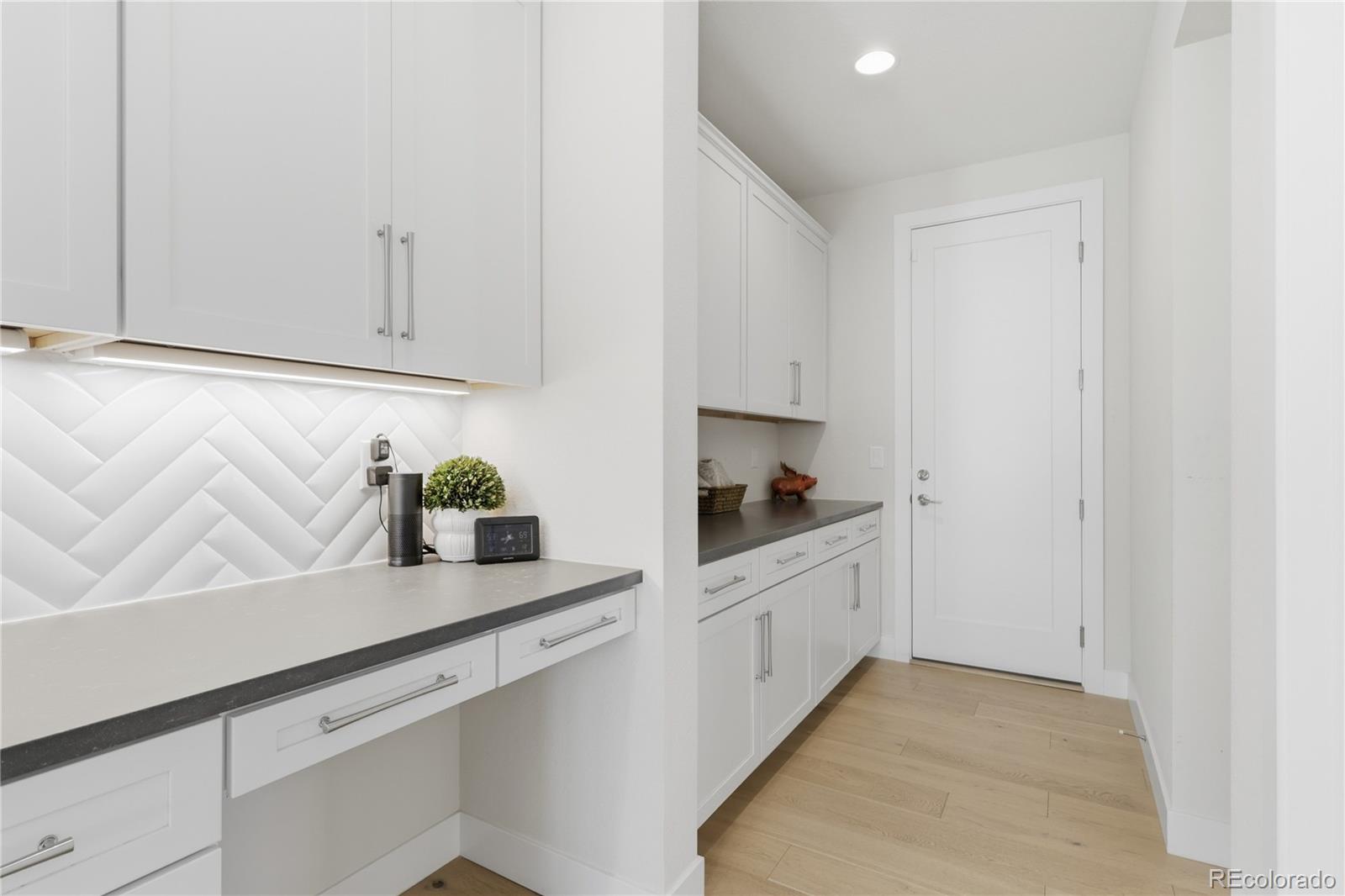 9625 Viewside Drive Lone Tree, CO 80124 - Photo 16 of 50