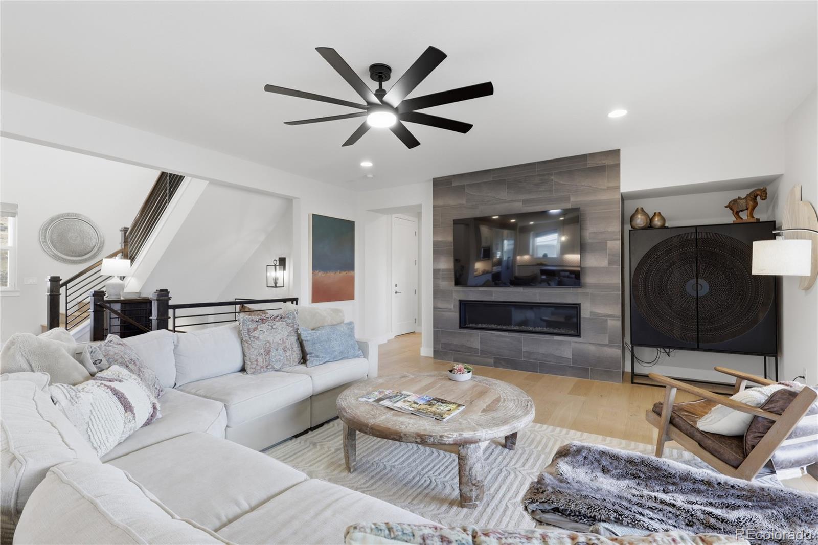 9625 Viewside Drive Lone Tree, CO 80124 - Photo 7 of 50