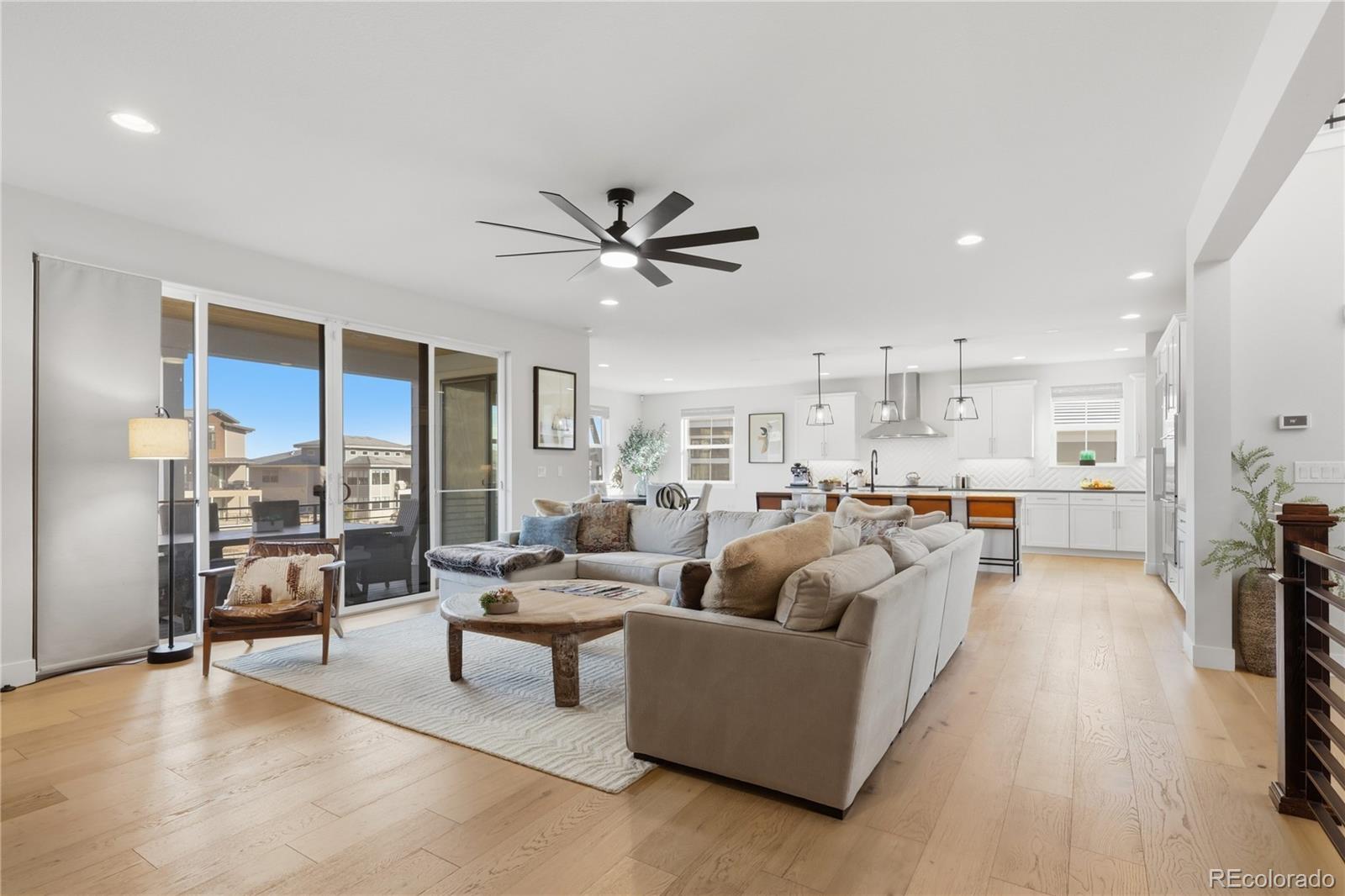 9625 Viewside Drive Lone Tree, CO 80124 - Photo 7 of 50