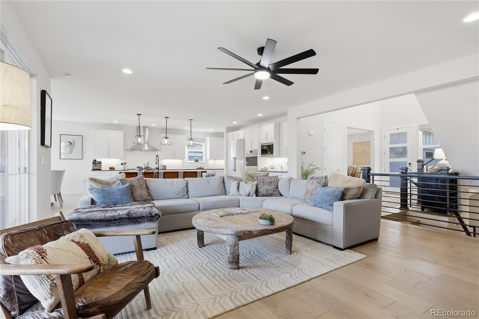 9625 Viewside Drive Lone Tree, CO 80124 - Photo 8 of 50