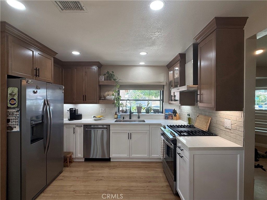 3165 Weatherby Drive Riverside, CA 92503 - Photo 5 of 30 Kitchen