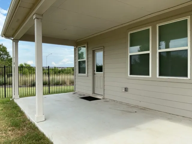 $2,300 | 1005 Gurley Cove, Hutto, TX 78634