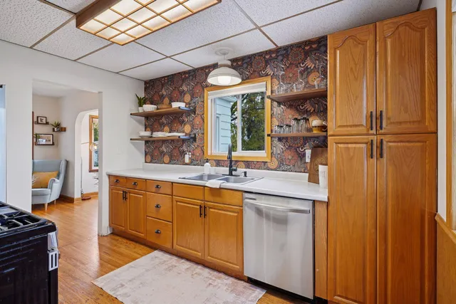 $2,500 | 1705 Ivy Avenue East, St. Paul, MN 55106