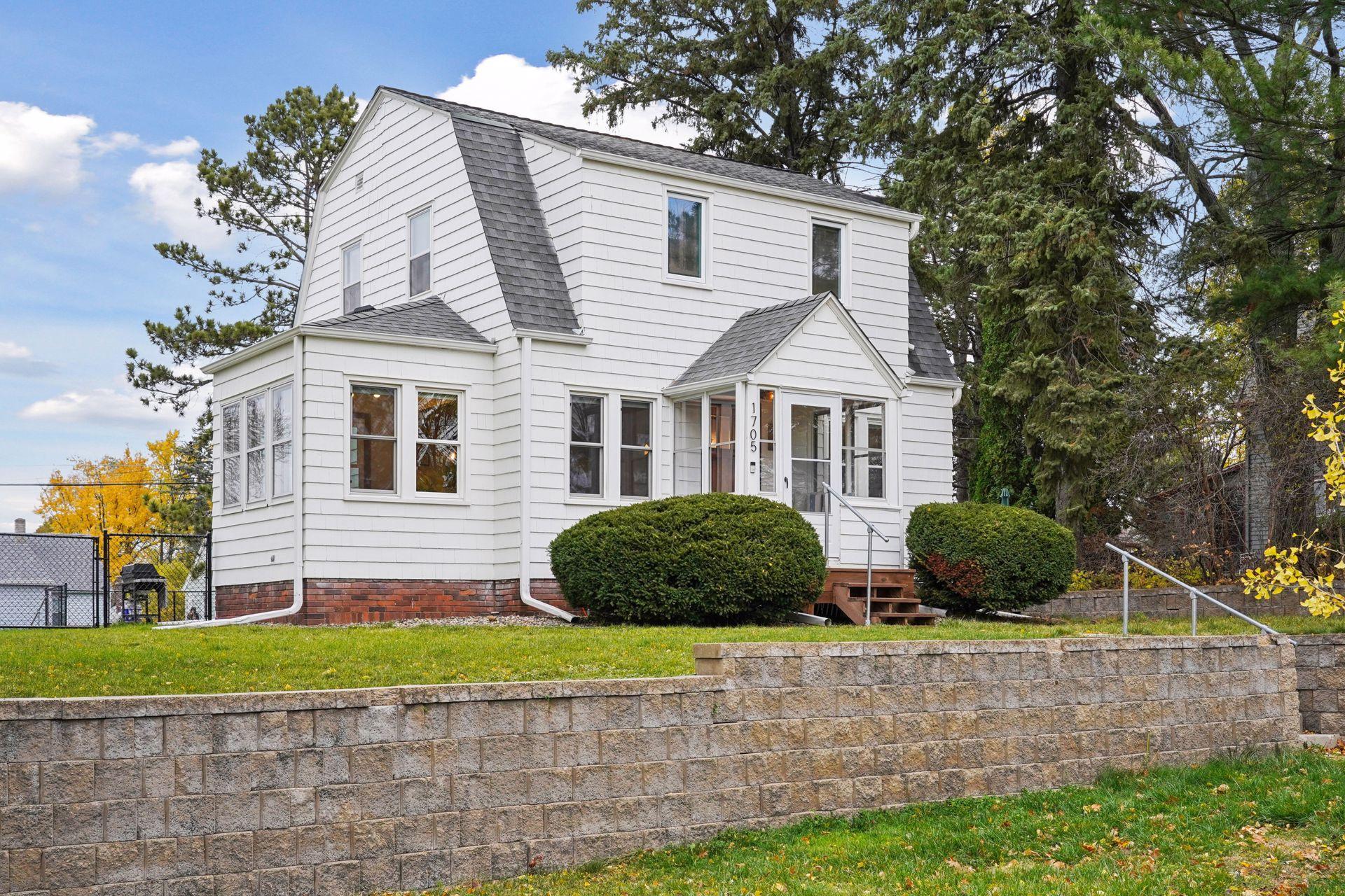 1705 Ivy Avenue East St. Paul, MN 55106 - Photo 2 of 25