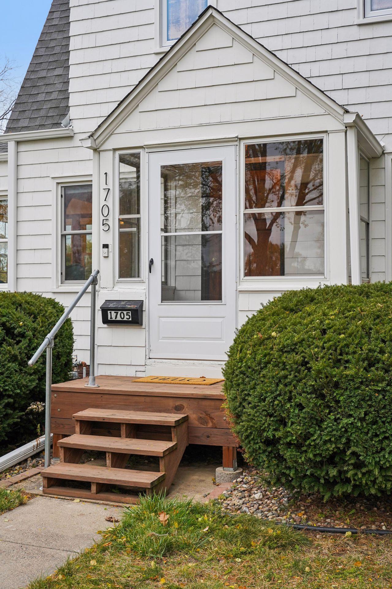 1705 Ivy Avenue East St. Paul, MN 55106 - Photo 3 of 25