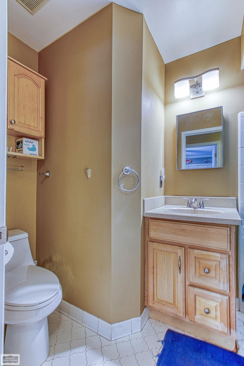 1427 Oakbrook E Drive Rochester Hills, MI 48307 - Photo 40 of 60
