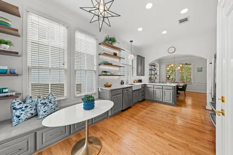 $799,500 | 520 Oxford Street, Unit F, Houston, TX 77007